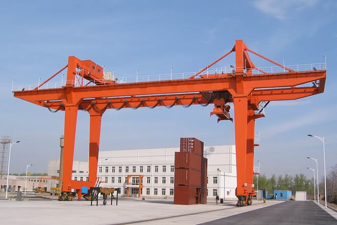 雙梁U型門式起重機